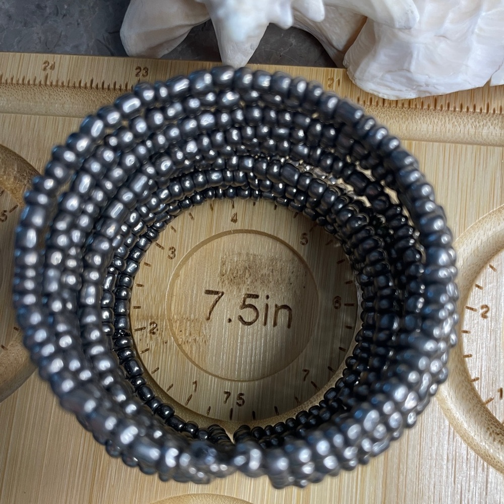 Gunmetal Beaded Bracelet - Picture 4 of 5